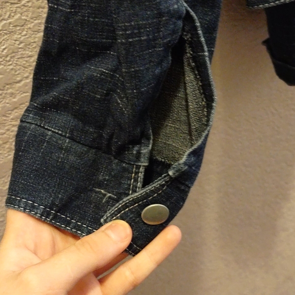 Julie Mitchell - Picture 4 of 6